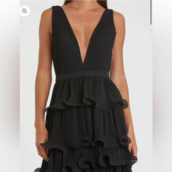 NWT IEENA for MAC DUGGAL 49054 Black Sleeveless Ruffle Tiered V Neck Gown sz 12 - Picture 3 of 9